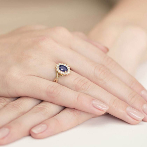 Pierścionek zaręczynowy z Szafirem 0,90ct i Diamentami złoto próby 585. W-0182SZA/90